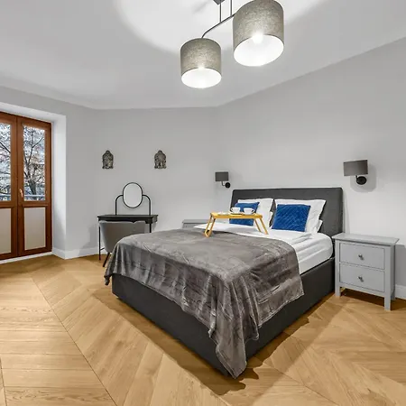 公寓 2-bedroom Downtown - 75m2, Ac And Balcony - By Rentujemy 华沙