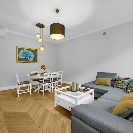 公寓 2-bedroom Downtown - 75m2, Ac And Balcony - By Rentujemy *