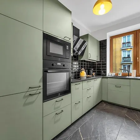 公寓 2-bedroom Downtown - 75m2, Ac And Balcony - By Rentujemy 华沙