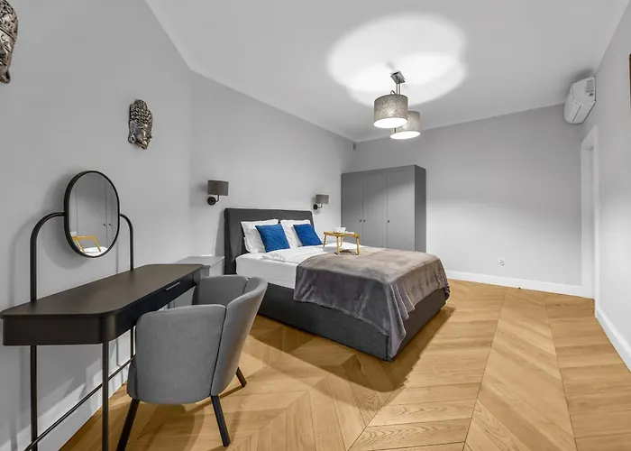 2-bedroom Downtown - 75m2, Ac&balcony - By Rentujemy