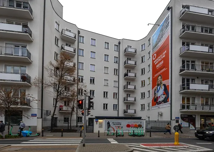 Appartement 2-bedroom Downtown - 75m2, Ac And Balcony - By Rentujemy Varsovie