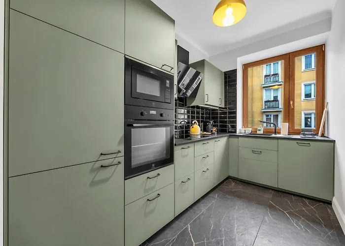 Apartament 2-bedroom Downtown - 75m2, Ac&balcony - By Rentujemy Warszawa