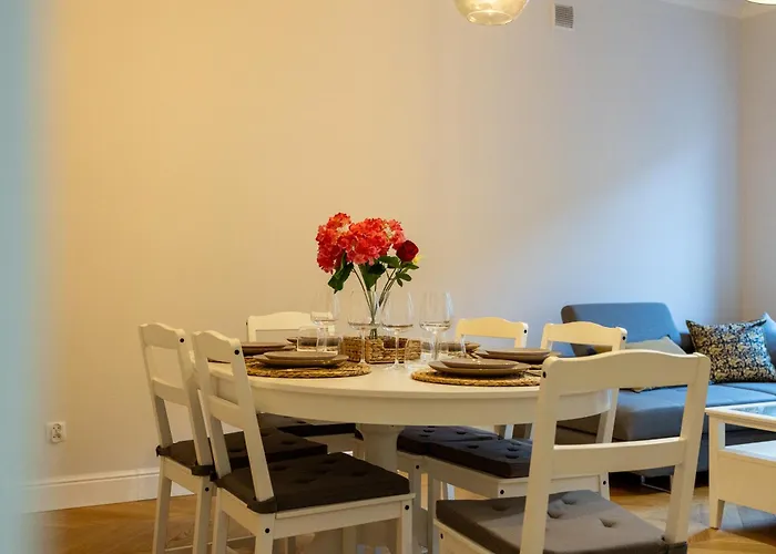 2-bedroom Downtown - 75m2, Ac And Balcony - By Rentujemy Varsovie