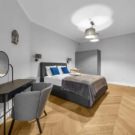 2-bedroom Downtown - 75m2, Ac And Balcony - By Rentujemy