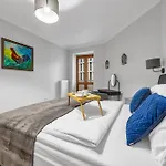 2-bedroom Downtown - 75m2, Ac And Balcony - By Rentujemy