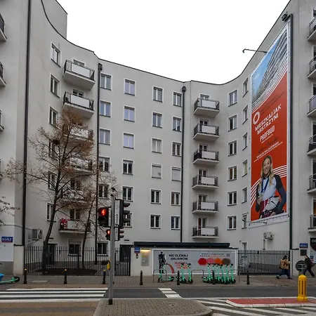 Appartement 2-bedroom Downtown - 75m2, Ac And Balcony - By Rentujemy Varsovie