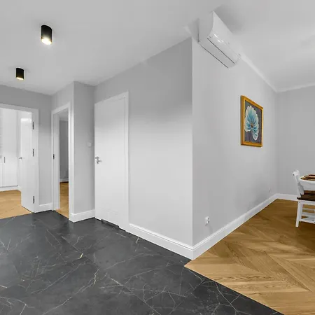 2-bedroom Downtown - 75m2, Ac And Balcony - By Rentujemy Varšava