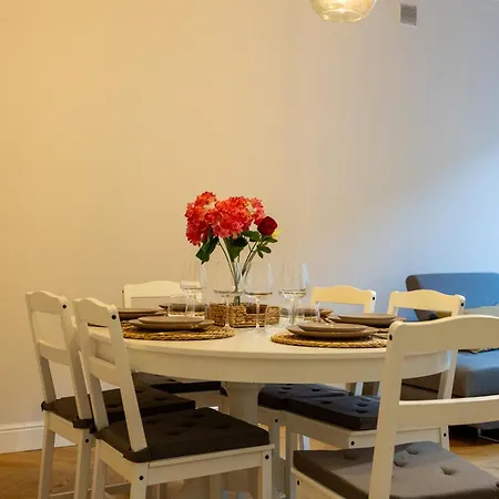 2-bedroom Downtown - 75m2, Ac And Balcony - By Rentujemy Warszawa