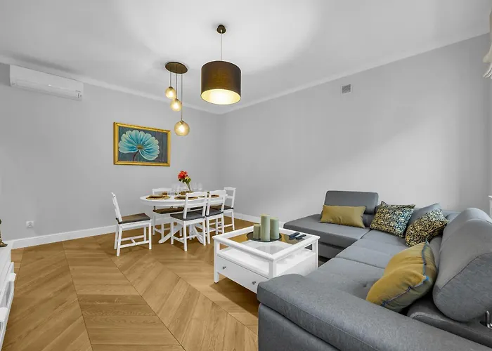 Lägenhet 2-bedroom Downtown - 75m2, Ac And Balcony - By Rentujemy *